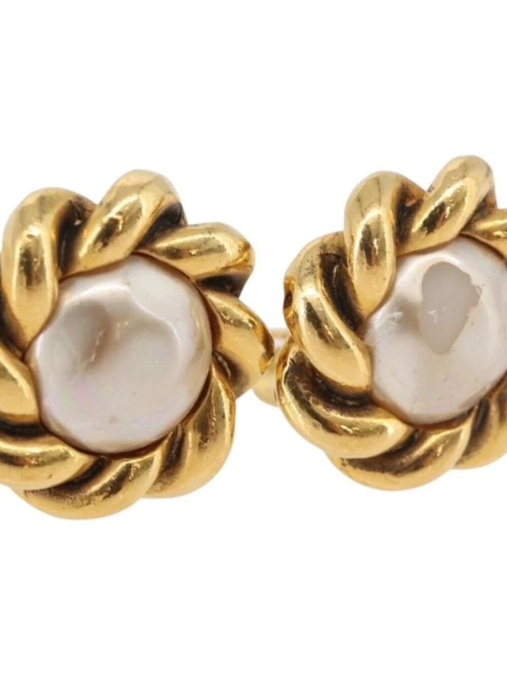 CHANEL Earring metal Gold CC Auth 178396